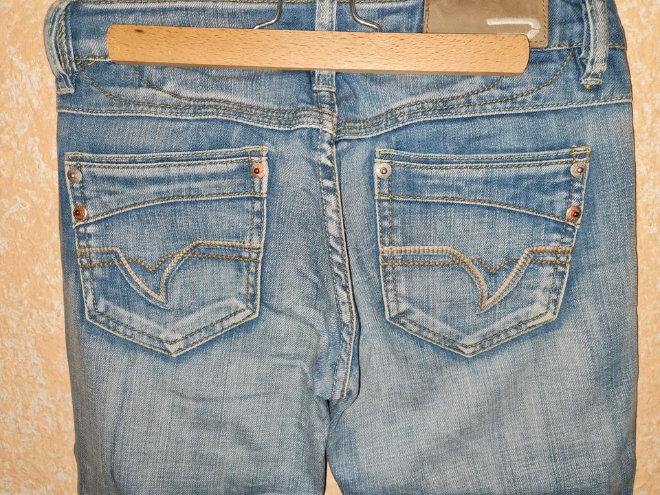 Damen Jeans Guess Levis Diesel Hilfiger Superdry Calvin Klein in Winsen (Luhe)