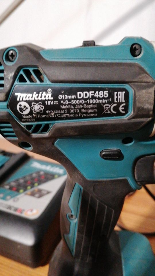 Makita DDF485 mit einem Akku und Ladegerät ohne Koffer in Pfungstadt