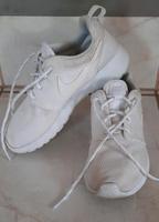 Nike Sportschuhe Sneakers Halbschuhe , Gr. 36,5 Baden-Württemberg - Kuchen Vorschau