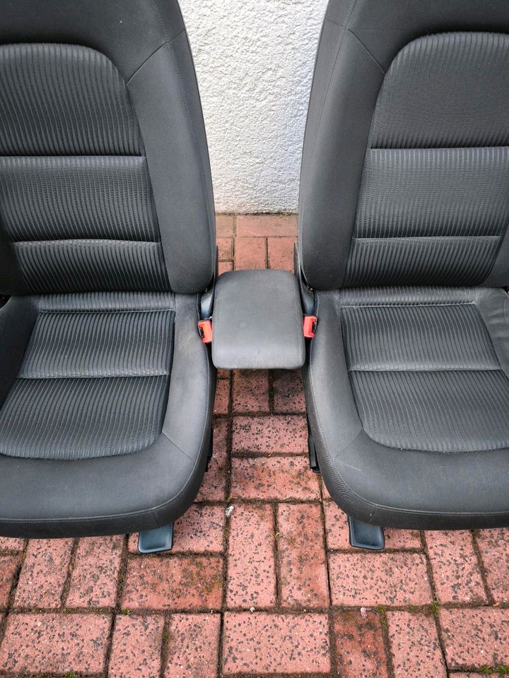 Audi A4 B8 Sitze mit Sitzheizung und Lordosen verstellung in Hamburg