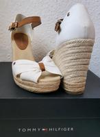 Tommy Hilfiger Damen High-Heel-Sandalette mit Keilabsatz Gr. 38 Schleswig-Holstein - Neumünster Vorschau