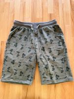 kurze Hose Shorts Sweatshorts Jungen Pepperts Gr. 134/140 2 € Bayern - Beilngries Vorschau