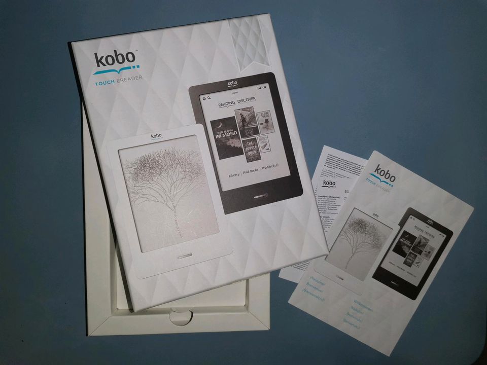 Versandkostenfrei! Kobo Touch inklusive 16 Büchern (E-Reader) in Kassel