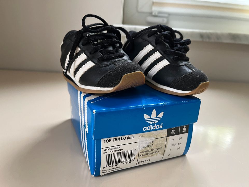 Adidas Volleder Sneaker Turnschuh Lernlaufschuhe Gr. 19 in Dresden