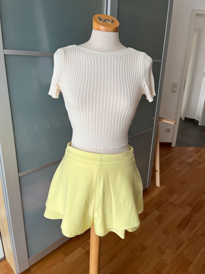 Zara Shorts gelb Gr. S 36 in Kuchen