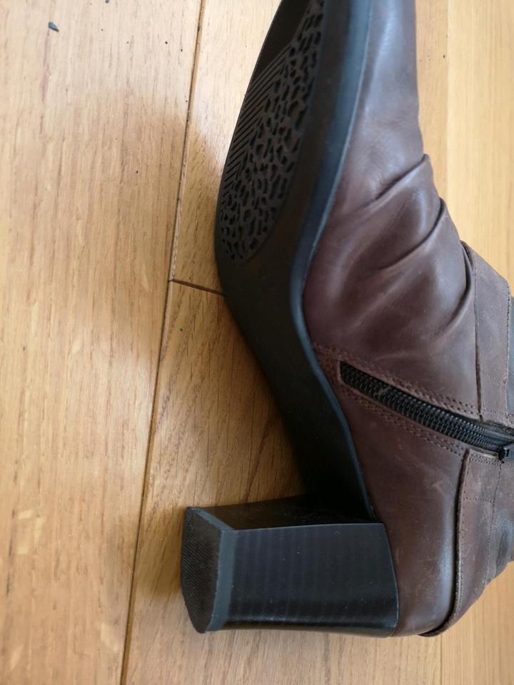 Stiefelette 5th Avenue deichmann 36 Leder cognac Schuhe in Bad Orb