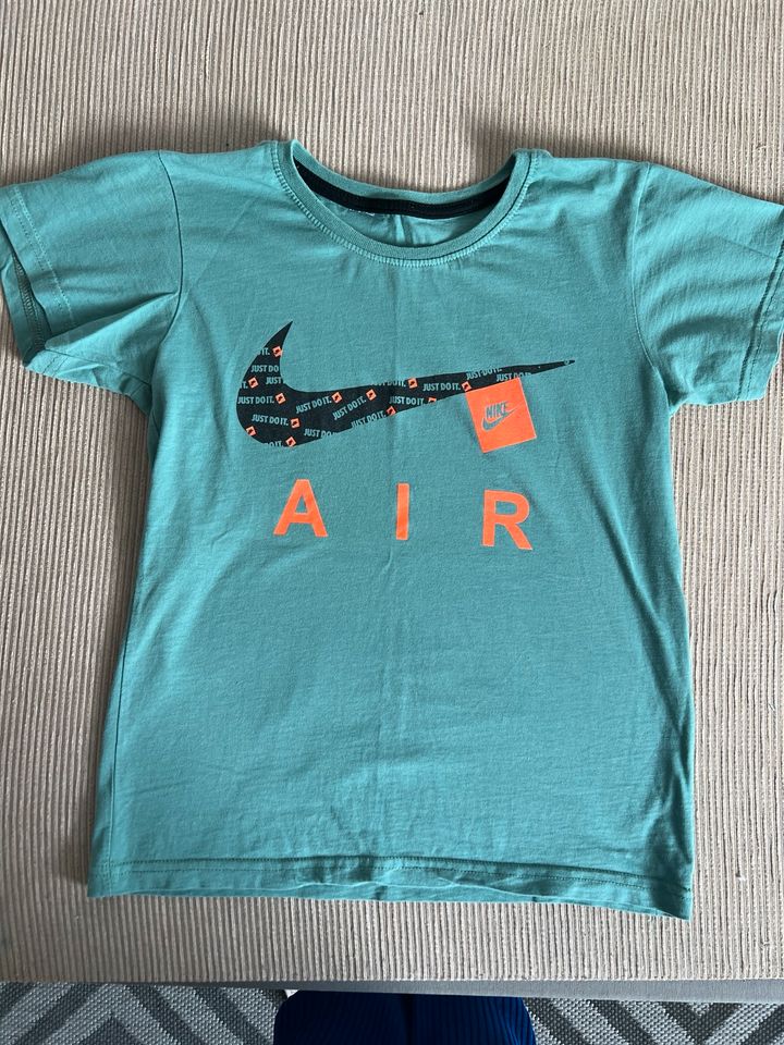 Nike t-Shirt gr.142/146 in Kaltenkirchen