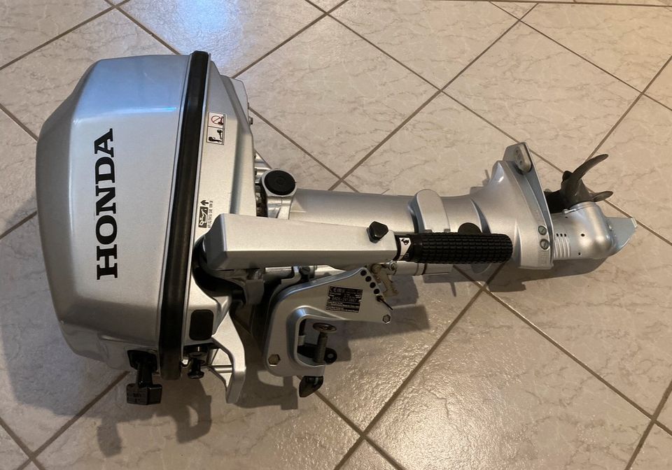 Original Honda Boot Motor 5PS BF5A SU 3,7kW Neuwertig inkl Tank in Sondershausen