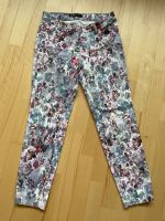 Toni Perfect Shape Jeans Hose gemustert Blumenmuster bunt Sommer Nordrhein-Westfalen - Salzkotten Vorschau