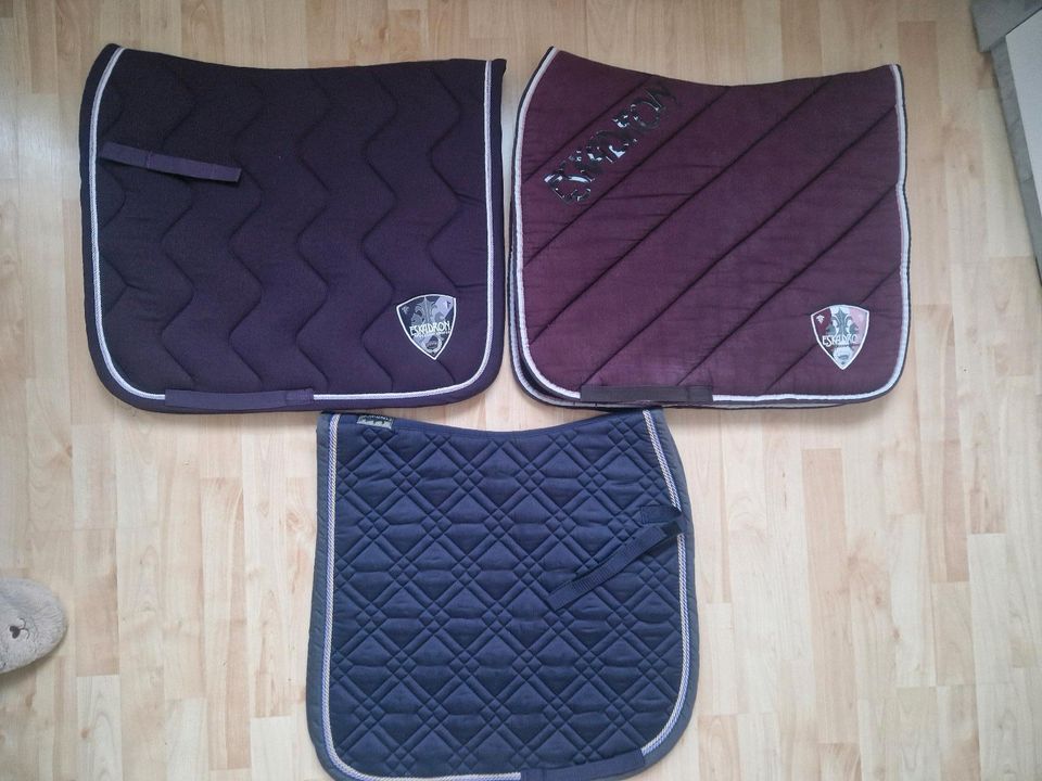 Eskadron Schabracke Polo Pad Brillant Blackberry Lilac Aubergine in Berlin