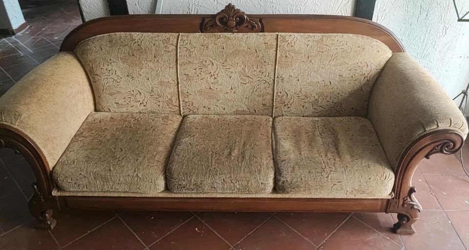 Couch antik optik in Berlin