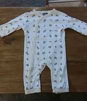 Schlafanzug Baby lupilu Größe 62 / 68 weiß beige mit Aufdruck Nordrhein-Westfalen - Elsdorf Vorschau