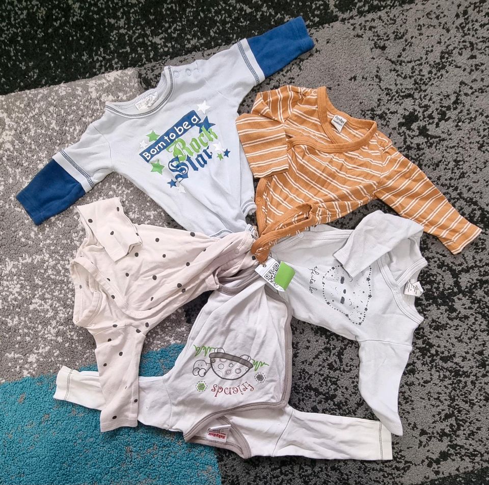 Babykleidung Klamotten Baby Babysachen 50-68 in Buchloe
