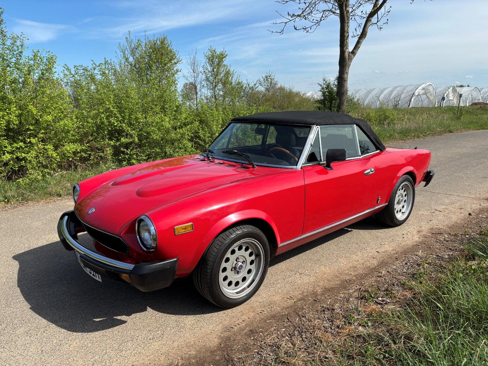 Abbildung des Autos Fiat 124 Spider CS2 Oldt…