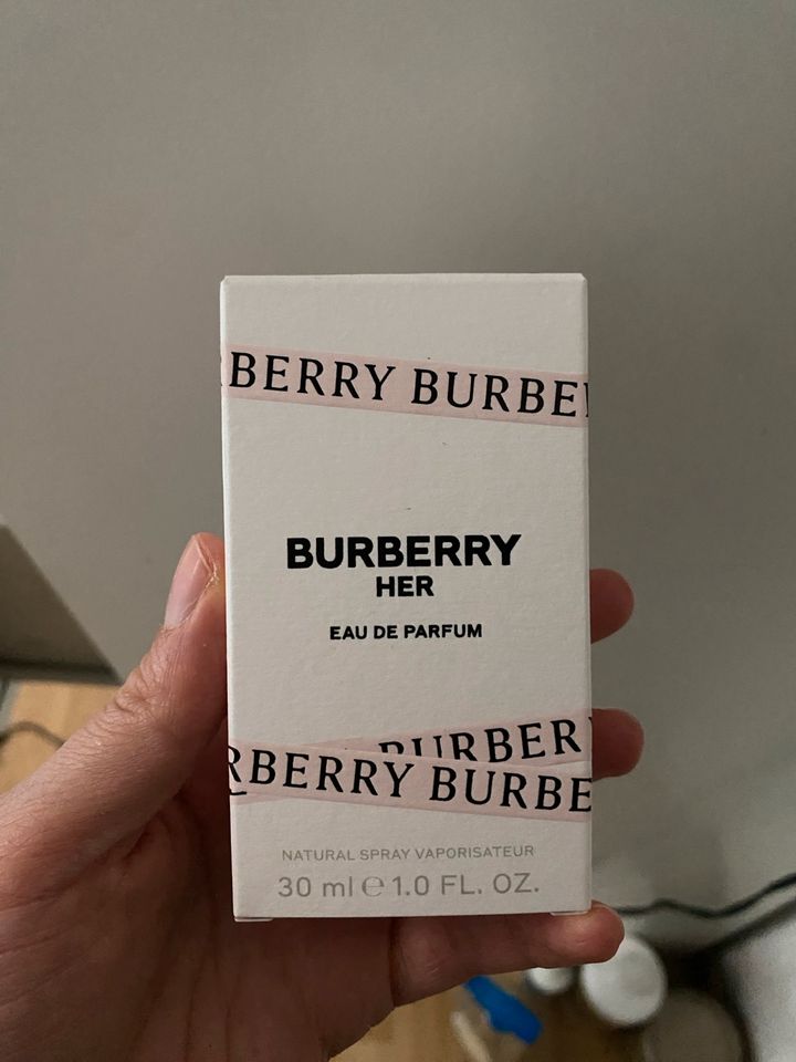 Neues Burberry Her in Düsseldorf