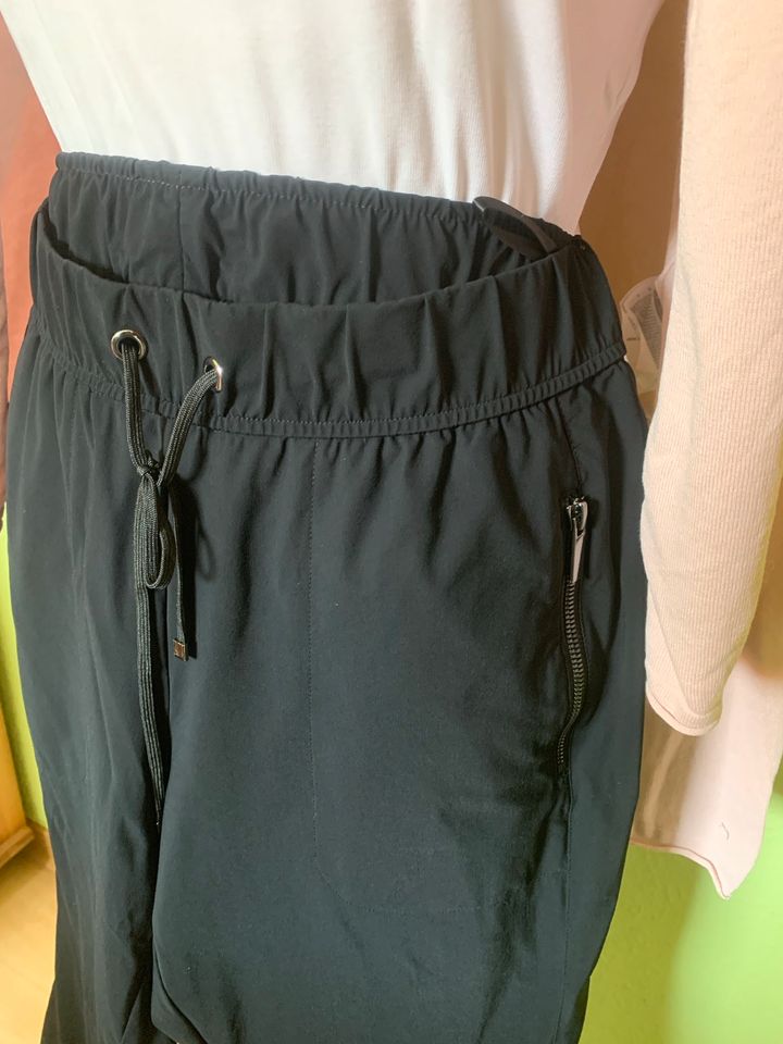 Schwarze Stoffhose von S.Oliver in Bad Orb