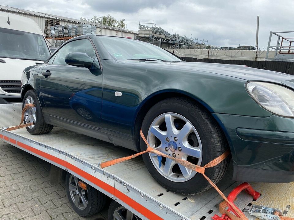 Mercedes SLK Farbcode 272 Ersatzteile Gebrauchtteile SCHLACHTFEST in Köln