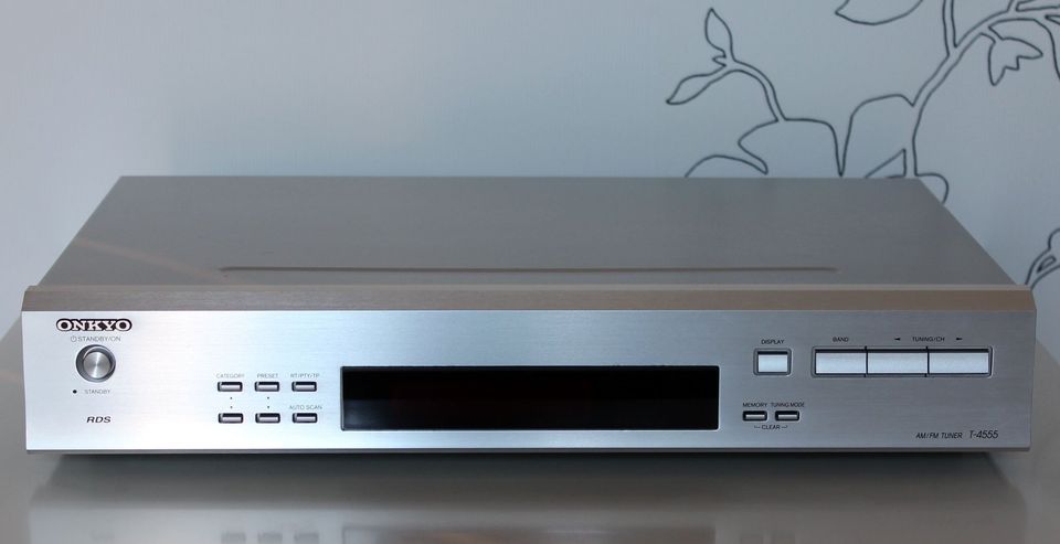 Onkyo T-4555 silber // High-End-Tuner mit FB in Ennigerloh