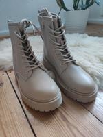 ++ Boots beige + NEU + Größe 40 ++ Street Shoes Berlin - Hohenschönhausen Vorschau
