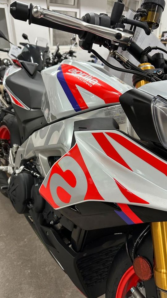 Aprilia TUONO V4 1100 FACTORY LE EDITION WHITE 2023 in Niederrieden