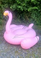 XL Schwimmtier Flamingo 137 x 105 x 97cm Schwimmhilfe aufblasbar Schleswig-Holstein - Großenaspe Vorschau