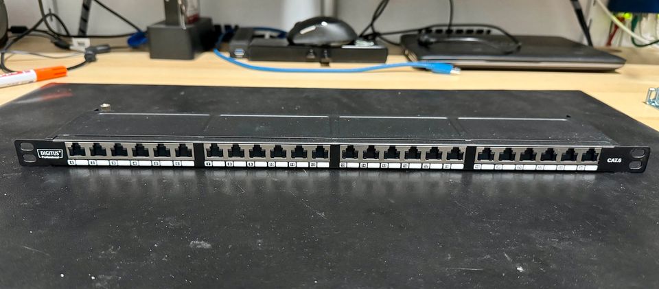 Digitus CAT 6 0,5 HE 19" Zoll Patchpanel Verteilerfeld 24 Port in Ritterhude