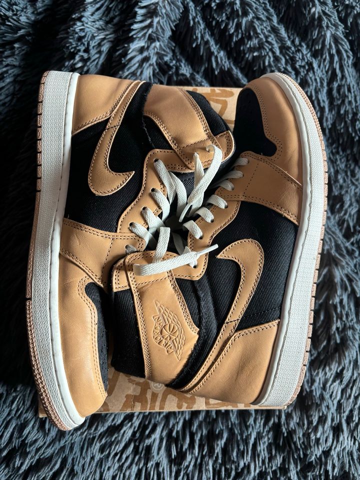 Jordan 1 High OG Heirloom Vachetta Tan in Worms