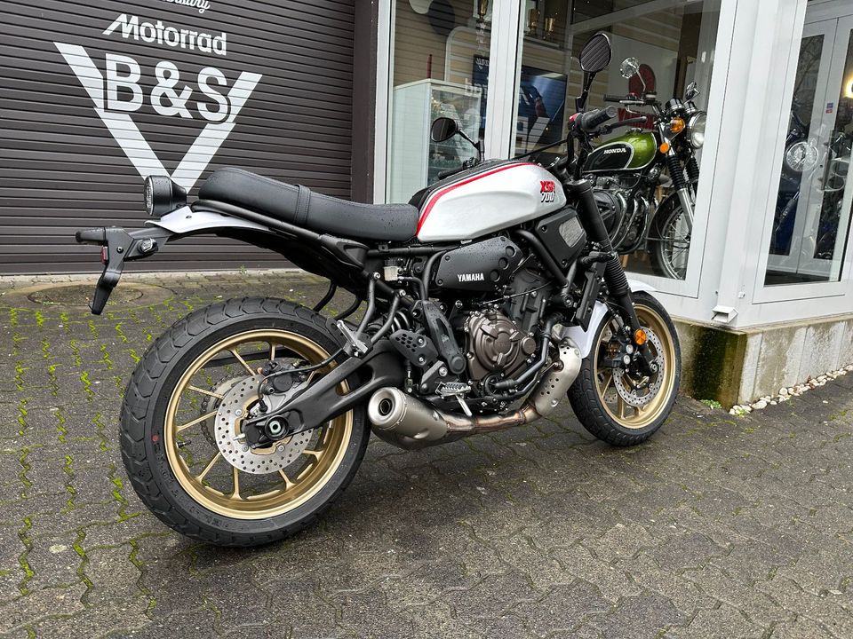 Yamaha XSR700 X-Tribute LED Modelljahr 2023 in Hanau