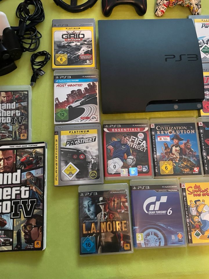 PlayStation 3 Cech 2004A 500GB Mega Bundle in Bad Homburg