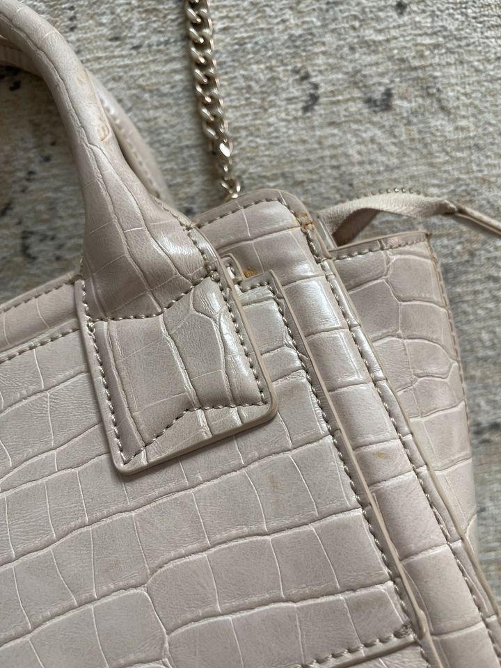 ZARA kleine Handtasche beige Kroko Optik Creme Silber crossbody in Harsefeld