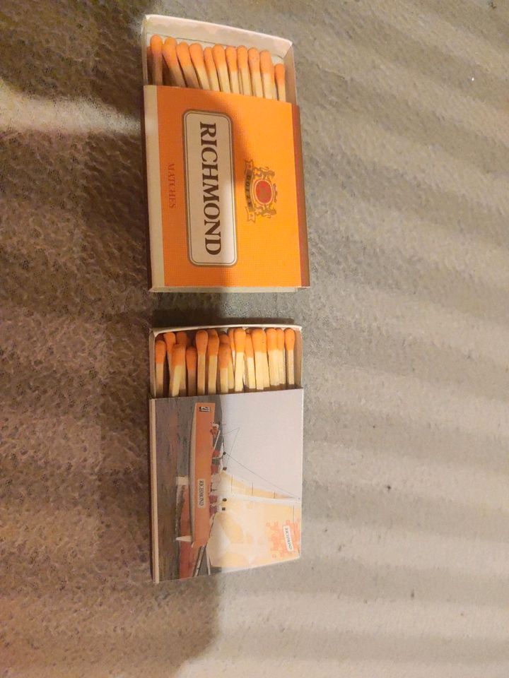 Alte Streichhölzer Zigaretten Werbung Marlboro west Richmond in Morsbach