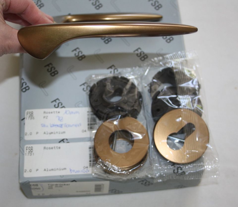 FSB Türdrücker Rosettengarnitur - Mod.1050 o 1051 bronze brüniert in Bad Oeynhausen