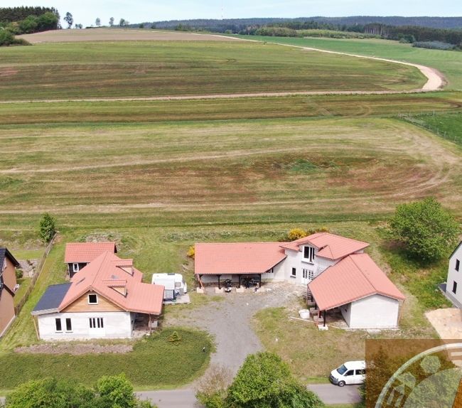 Exklusives Landhaus mit eigenem Gästehaus in Rohbau in sehr schöner ländlicher Lage in Prüm