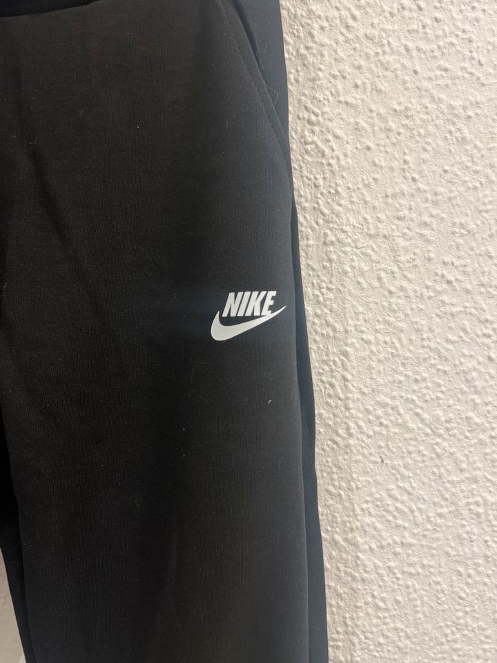 Nike Tech-Fleece in Schenefeld