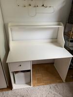 Schreibtisch von Ikea „Johan“ (ähnlich Hemnes) mit Aufsatz München - Bogenhausen Vorschau
