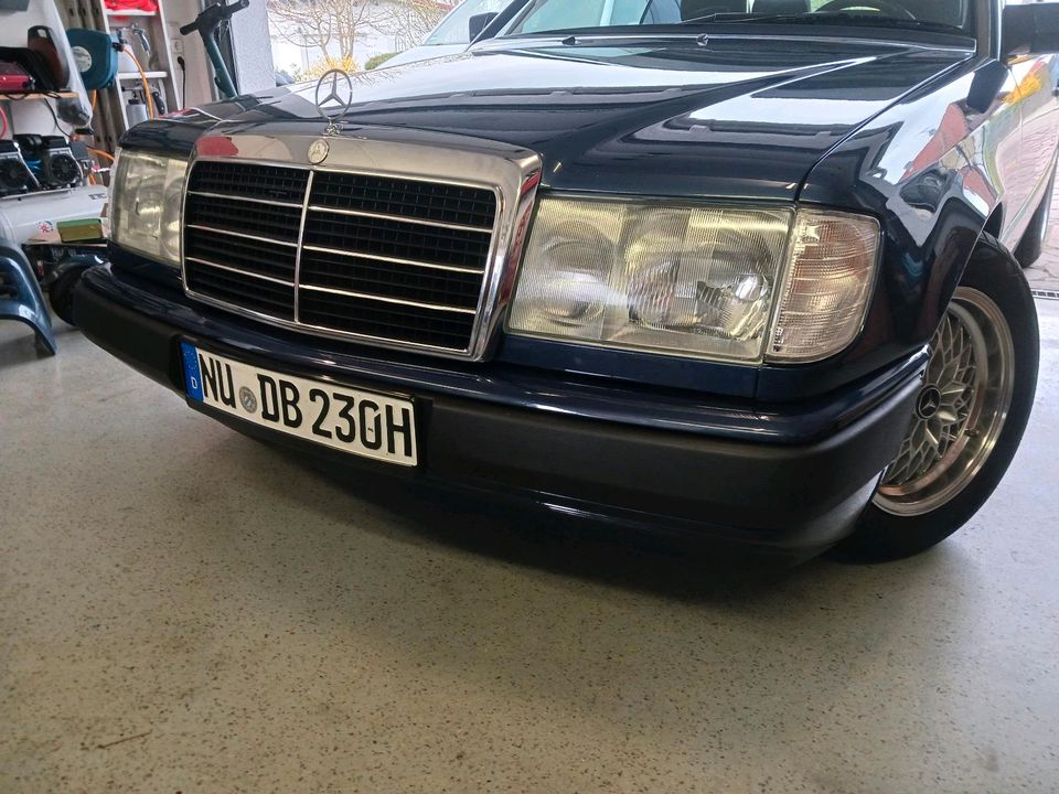 Mercedes  230 ce  w124  Oldtimer in Buch