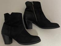 Elegante Damen Stiefeletten von Görtz in schwarz Gr. 38 Frankfurt am Main - Bergen-Enkheim Vorschau