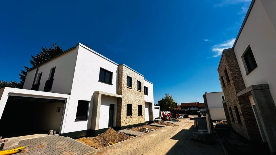 Das neue Zuhause nach den eigenen Wünschen gestalten - moderne Doppelhaushälfte in Bad Münder in Bad Münder am Deister