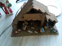 Weihnachtskrippe aus Holz mit Figuren Nordrhein-Westfalen - Schieder-Schwalenberg Vorschau