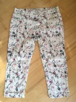 Damen Sommer 3/4 Stretch-Hose Gr. L weiss mit Blumenmuster Kr. München - Brunnthal Vorschau