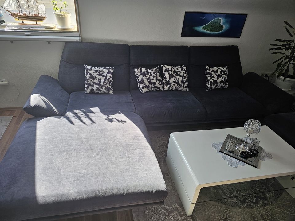 Sofa Schwarz mit Stühle (gratis Tisch) in Burgrieden