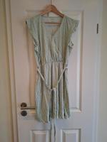 Sommerkleid kurzes Kleid  L  kleine Blümchen hellgrün / mintgrün Niedersachsen - Weyhe Vorschau