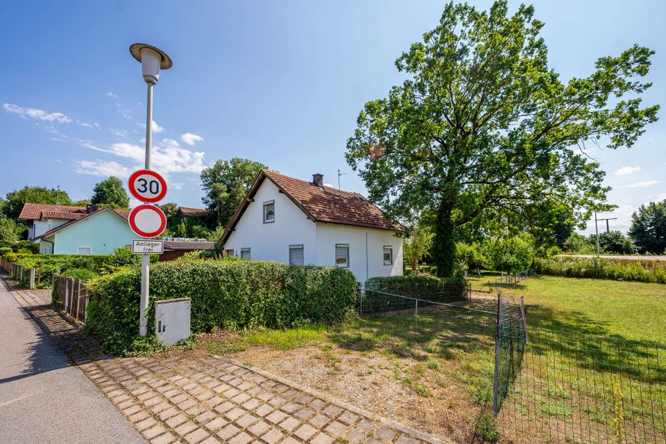 *Voll erschlossenes Baugrundstück mit Altbestand in Perkam* in Perkam