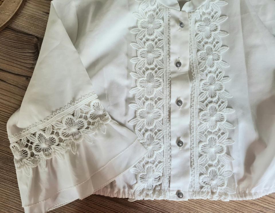 Badego Dirndlbluse Gr. 40 vintage Retro wollweiß mit Spitze in Brannenburg