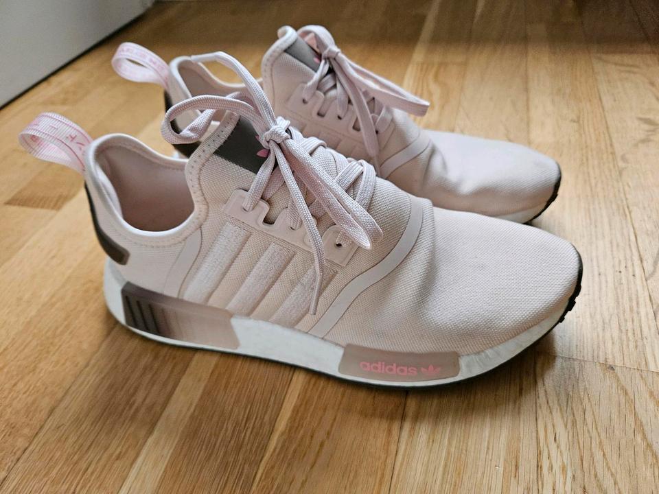 Adidas nmd R1 Gr.42 Wunderquarz in Leipzig Dolitz Dosen kleinanzeigen