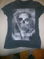 Totenkopf bones & Roses T-Shirt größe L Hessen - Korbach Vorschau