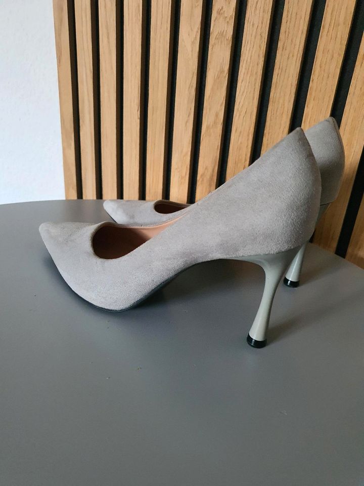 Zara Terafluc Neue Graue Pantoffeln Pumps Größe 38 Neu in Hildesheim