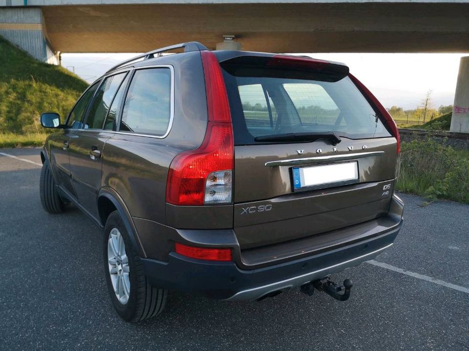 Volvo XC90 D5 200PS Geartronic 7Sitze 2012Mod AWD in Schwerin