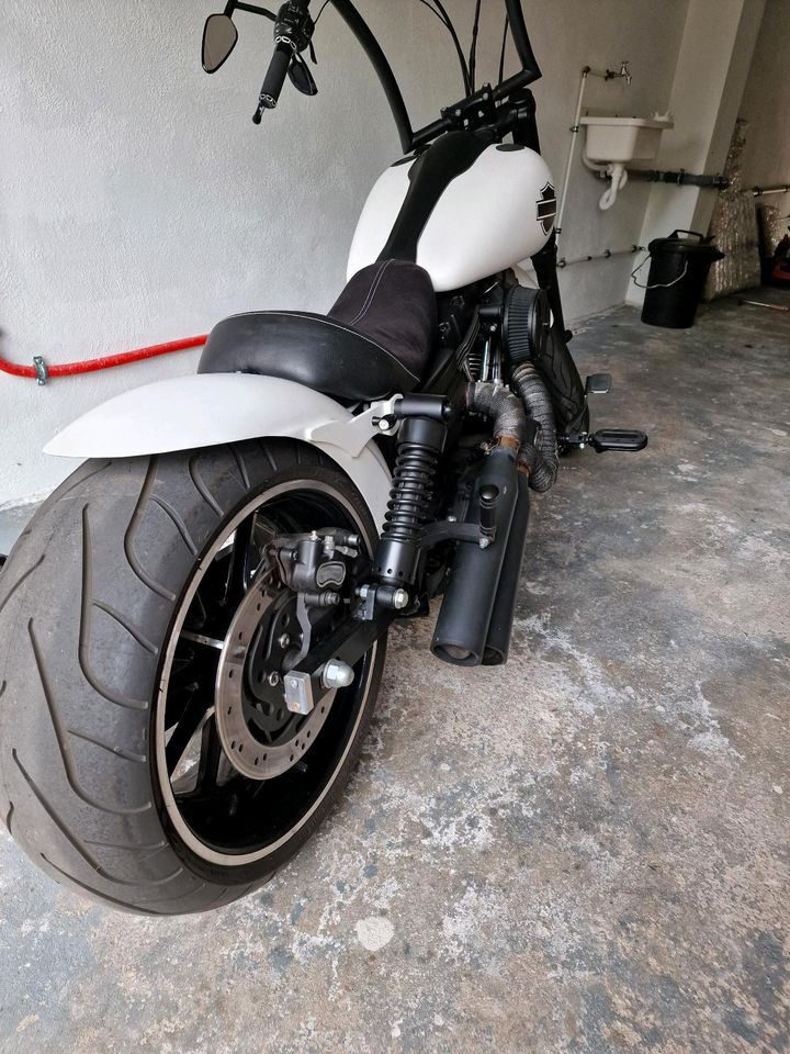 Harley Davidson Dyna Wide Fxdwg Street Bob Fat Boy Top Zustand in Moers