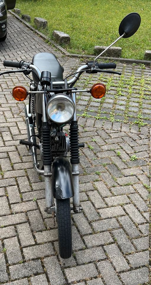 Simson S51, schwarz, viele neue Teile, 4 Gang, originale Papiere in Dresden